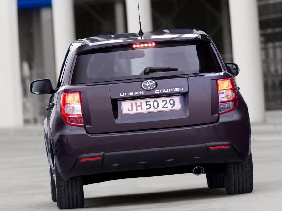  Toyota Urban Cruiser 2008 года  (фото 18 из 31)